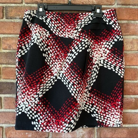 Worthington Red, White, & Black Patterned Lined Pencil Skirt with Abstract Waist - Picture 1 of 10